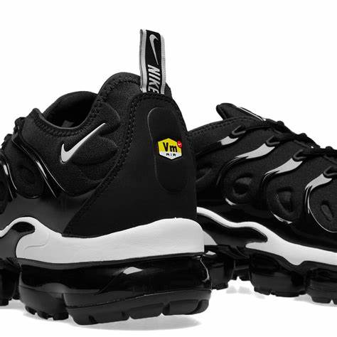 Nike Air VaporMax Plus Black & White