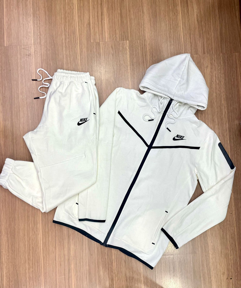 Conjunto De Moletom Nike Sportswear