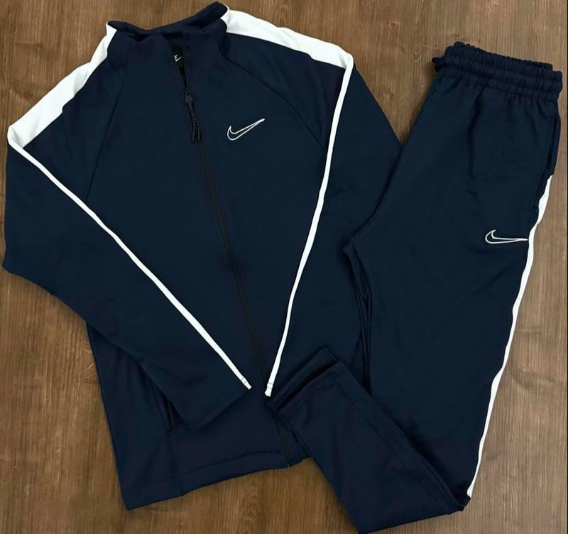 CONJUNTO DE FRIO NIKE AZUL E BRANCO